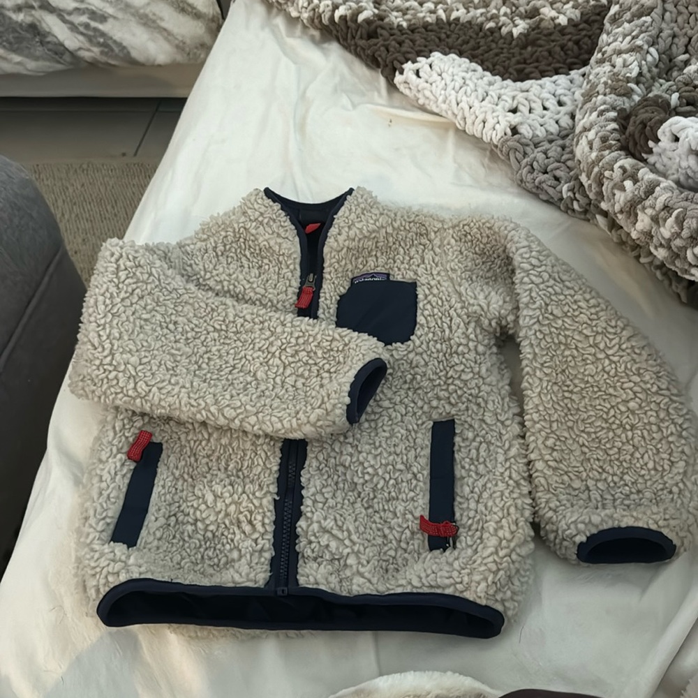Boys Patagonia jacket size 5t